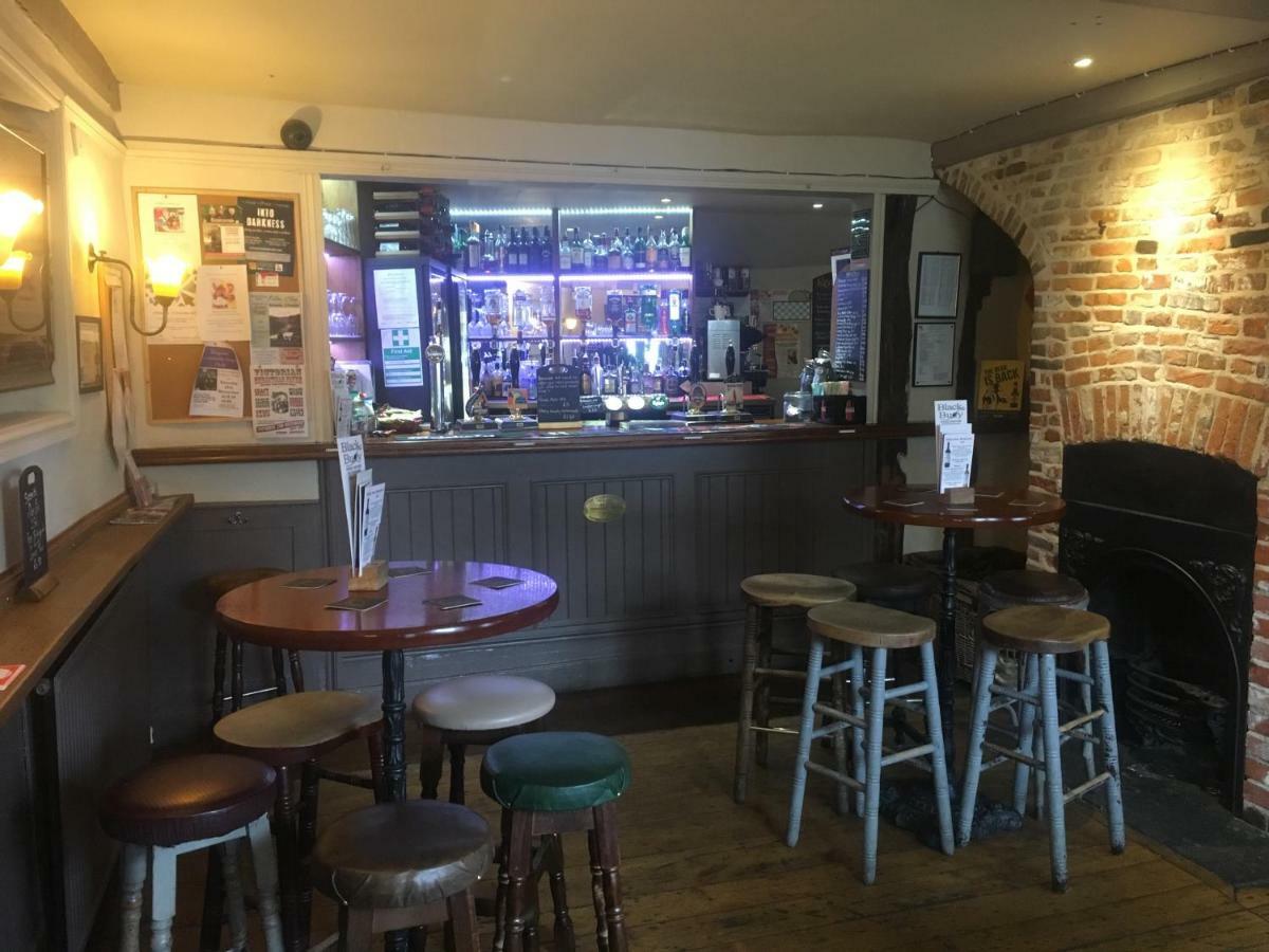 Black Buoy Inn Wivenhoe Eksteriør bilde